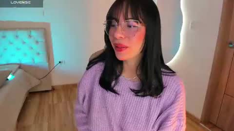 Snapshot of silvanna_moore chatting on July 1, 4:14 am Silvanna online show from July 1, 4:14 am