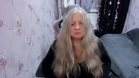 Snapshot of silver_moon_light chatting on September 24, 6:44 pm silver_moon_light online show from September 24, 6:44 pm