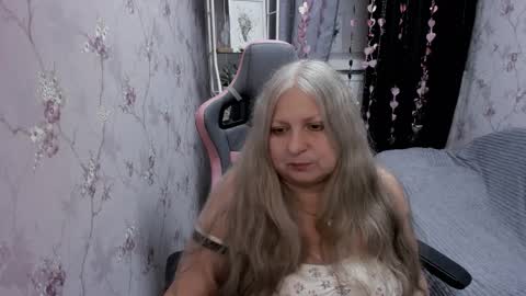 Snapshot of silver_moon_light chatting on September 26, 9:30 pm silver_moon_light online show from September 26, 9:30 pm
