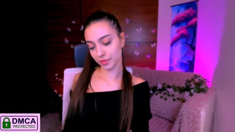 Snapshot of silvia_queen1 chatting on December 9, 8:23 pm Silvia nude in pvt  online show from December 9, 8:23 pm