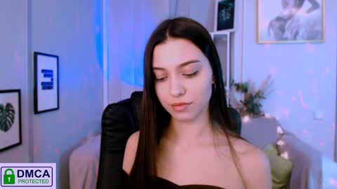 Snapshot of silvia_queen1 chatting on December 22, 8:47 pm Silvia nude in pvt  online show from December 22, 8:47 pm