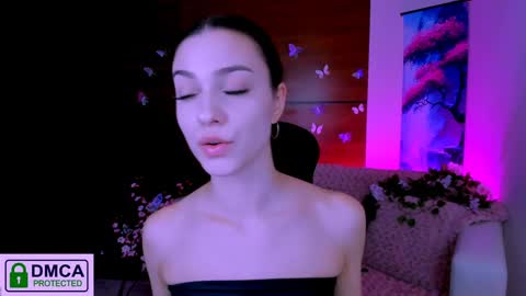Snapshot of silvia_queen1 chatting on December 24, 9:44 pm Silvia nude in pvt  online show from December 24, 9:44 pm
