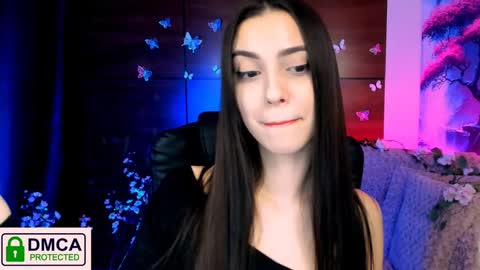 Snapshot of silvia_queen1 chatting on January 23, 2:33 am Silvia nude in pvt  online show from January 23, 2:33 am