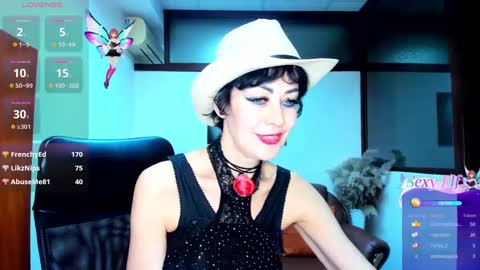Silvia Wallec online show from January 25, 1:52 pm