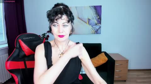 Snapshot of silvia_wallec chatting on May 6, 5:57 am Silvia Wallec online show from May 6, 5:57 am