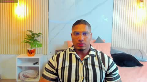 Snapshot of simeone_panda chatting on February 2, 3:39 pm simeone_panda online show from February 2, 3:39 pm