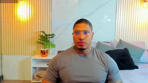 Snapshot of simeone_panda chatting on February 7, 12:06 pm simeone_panda online show from February 7, 12:06 pm