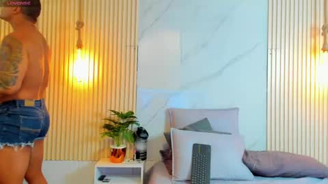 Snapshot of simeone_panda chatting on February 11, 6:22 pm simeone_panda online show from February 11, 6:22 pm