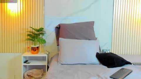 Snapshot of simeone_panda chatting on February 12, 5:58 pm simeone_panda online show from February 12, 5:58 pm