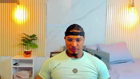 Snapshot of simeone_panda chatting on February 15, 3:17 pm simeone_panda online show from February 15, 3:17 pm