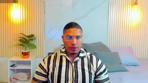 Snapshot of simeone_panda chatting on February 18, 1:11 pm simeone_panda online show from February 18, 1:11 pm