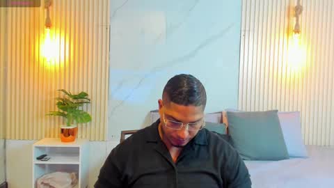 Snapshot of simeone_panda chatting on February 20, 11:42 am simeone_panda online show from February 20, 11:42 am