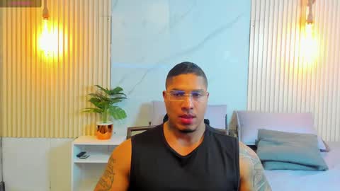 Snapshot of simeone_panda chatting on February 21, 1:11 pm simeone_panda online show from February 21, 1:11 pm