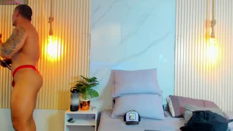 Snapshot of simeone_panda chatting on February 21, 4:48 pm simeone_panda online show from February 21, 4:48 pm