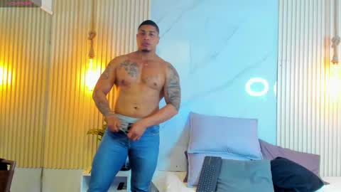 Snapshot of simeone_panda chatting on February 26, 1:52 pm simeone_panda online show from February 26, 1:52 pm