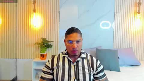 Snapshot of simeone_panda chatting on February 28, 11:58 am simeone_panda online show from February 28, 11:58 am