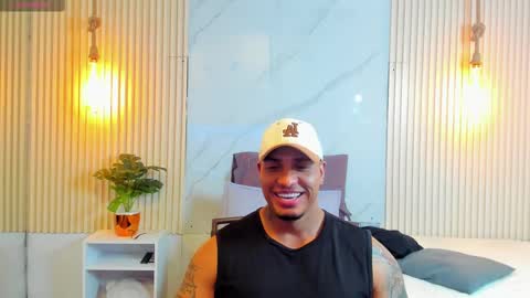Snapshot of simeone_panda chatting on February 28, 6:20 pm simeone_panda online show from February 28, 6:20 pm