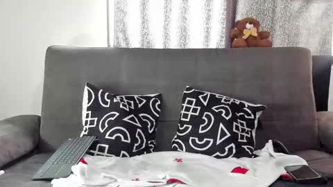 Snapshot of simeone_panda chatting on September 16, 2:40 pm simeone_panda online show from September 16, 2:40 pm