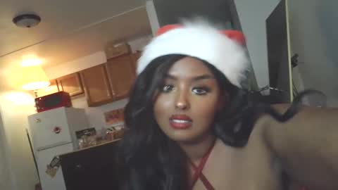 Snapshot of siminfox chatting on December 3, 3:03 am Simin Fox online show from December 3, 3:03 am