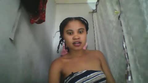 Snapshot of simirna98 chatting on June 6, 7:46 am simirna98 online show from June 6, 7:46 am
