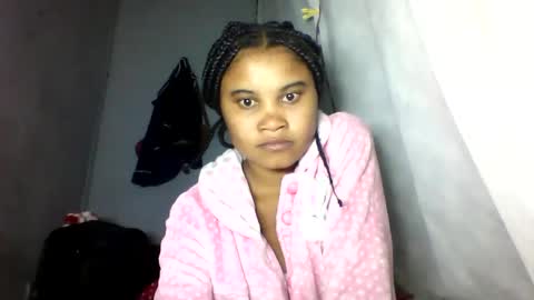 Snapshot of simirna98 chatting on June 6, 7:51 pm simirna98 online show from June 6, 7:51 pm