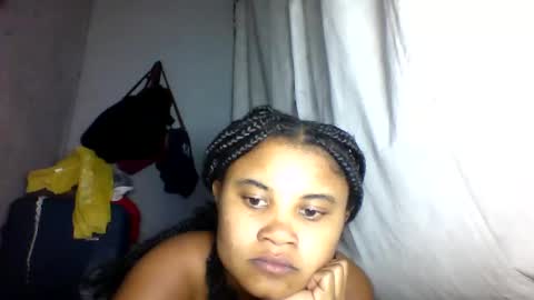 Snapshot of simirna98 chatting on June 9, 9:37 pm simirna98 online show from June 9, 9:37 pm