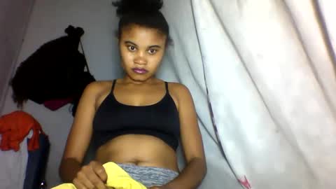 Snapshot of simirna98 chatting on June 10, 10:08 pm simirna98 online show from June 10, 10:08 pm