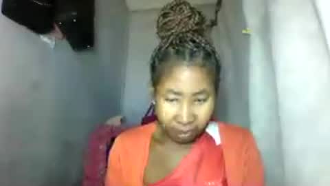 Snapshot of simirna98 chatting on June 16, 8:50 am simirna98 online show from June 16, 8:50 am