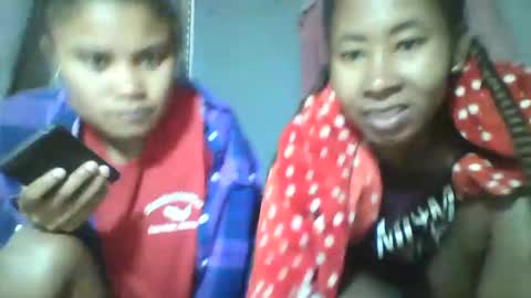 Snapshot of simirna98 chatting on June 20, 8:39 am simirna98 online show from June 20, 8:39 am