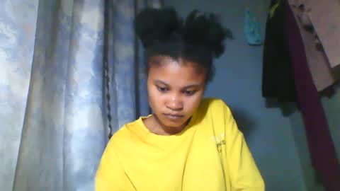 Snapshot of simirna98 chatting on June 23, 1:14 am simirna98 online show from June 23, 1:14 am