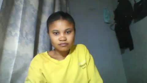 Snapshot of simirna98 chatting on June 24, 5:06 am simirna98 online show from June 24, 5:06 am