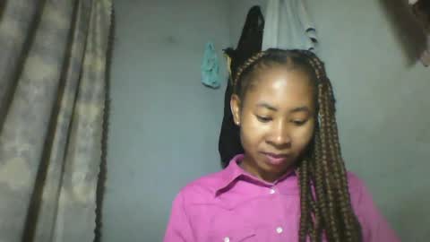 Snapshot of simirna98 chatting on June 24, 6:07 pm simirna98 online show from June 24, 6:07 pm