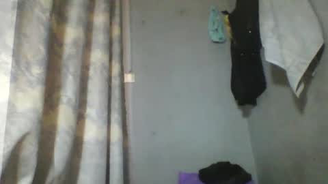 Snapshot of simirna98 chatting on June 25, 7:13 am simirna98 online show from June 25, 7:13 am