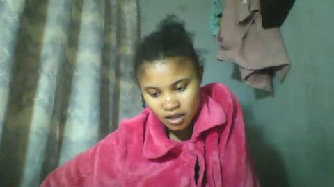 Snapshot of simirna98 chatting on June 26, 8:52 am simirna98 online show from June 26, 8:52 am