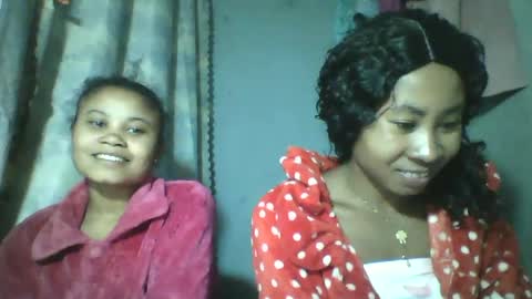 Snapshot of simirna98 chatting on June 26, 8:57 pm simirna98 online show from June 26, 8:57 pm