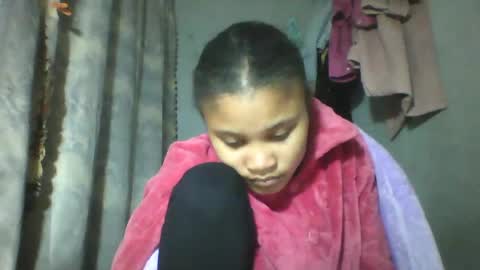 Snapshot of simirna98 chatting on June 28, 10:32 am simirna98 online show from June 28, 10:32 am