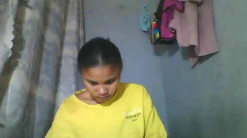 Snapshot of simirna98 chatting on June 29, 7:36 am simirna98 online show from June 29, 7:36 am