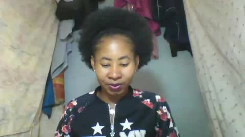 Snapshot of simirna98 chatting on July 4, 10:43 am simirna98 online show from July 4, 10:43 am