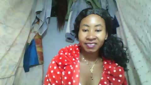 Snapshot of simirna98 chatting on July 8, 12:31 pm simirna98 online show from July 8, 12:31 pm