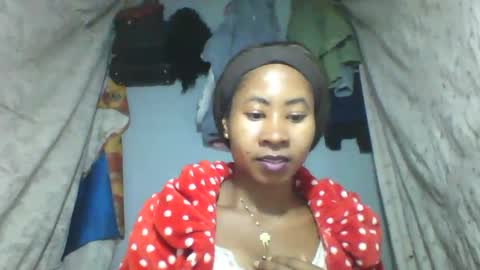 Snapshot of simirna98 chatting on July 10, 1:43 am simirna98 online show from July 10, 1:43 am