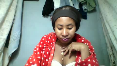 Snapshot of simirna98 chatting on July 11, 8:33 pm simirna98 online show from July 11, 8:33 pm