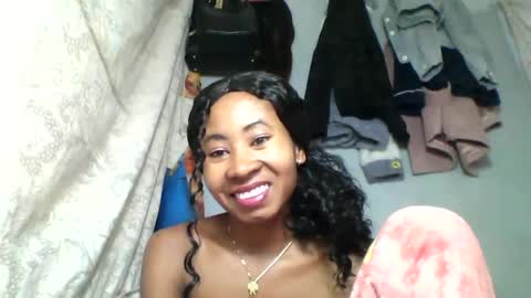 Snapshot of simirna98 chatting on July 15, 11:15 am simirna98 online show from July 15, 11:15 am