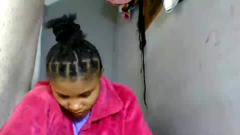 Snapshot of simirna98 chatting on July 21, 6:10 pm simirna98 online show from July 21, 6:10 pm