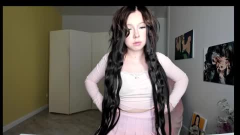 Snapshot of simo_na chatting on October 27, 8:29 am Milana online show from October 27, 8:29 am