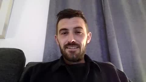 Snapshot of simomoliver chatting on November 19, 6:30 pm simomoliver online show from November 19, 6:30 pm