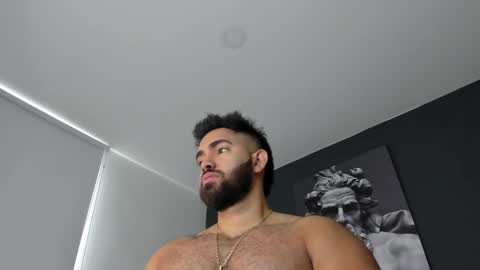 simon_leon01 online show from February 17, 1:53 pm