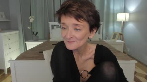 Snapshot of simonadebeauvoir chatting on January 12, 4:50 pm Simona  online show from January 12, 4:50 pm