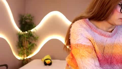 simone_sky online show from March 6, 1:18 pm