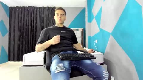 Snapshot of simonkeler chatting on December 11, 3:02 am SIMON KELER online show from December 11, 3:02 am