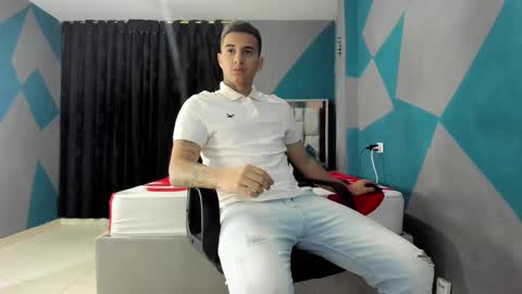 Snapshot of simonkeler chatting on December 29, 10:47 pm SIMON KELER online show from December 29, 10:47 pm